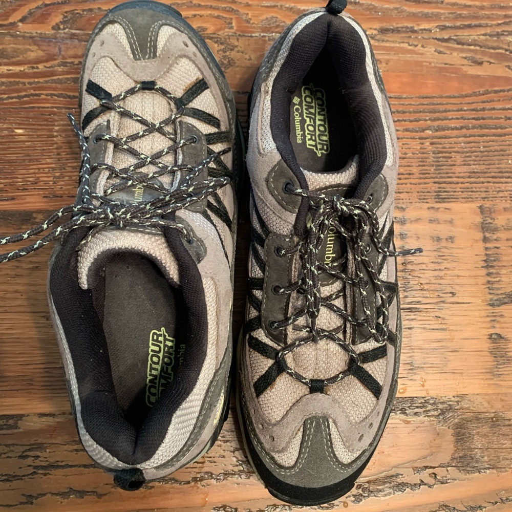 Women’s size 11 Columbia hiking shoes